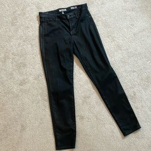 Vizcaino Denim black slim fit with sheen size 6